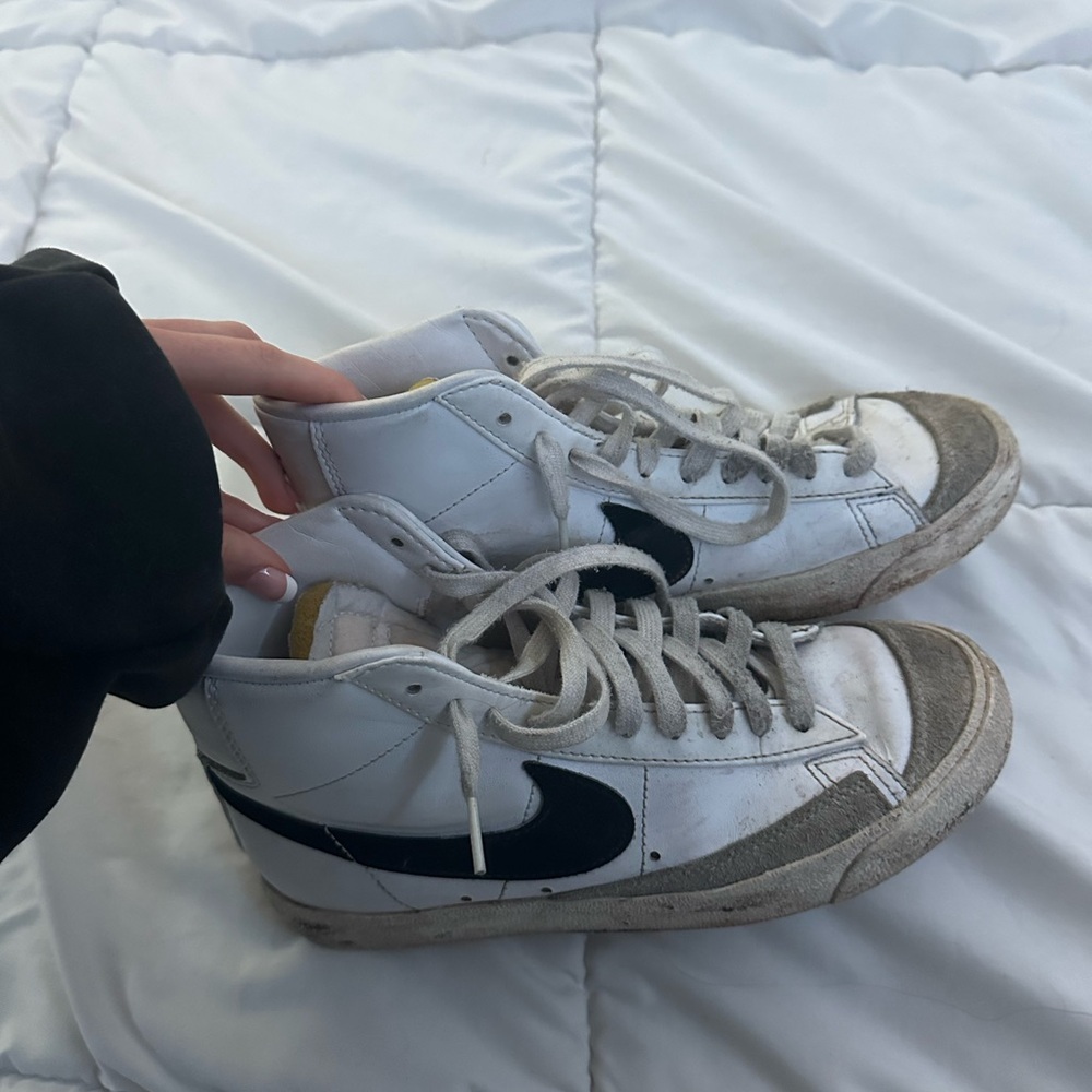 Nike White and Black Women's Shoes